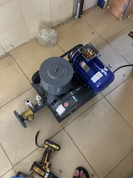 Máy thổi khí Root Perotac so với hàng trôi nổi cùng giá